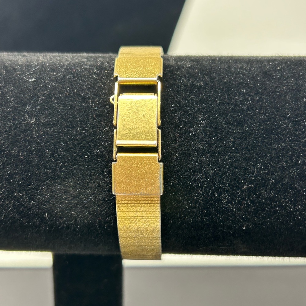 Vintage Ladies Seiko Gold Tone Quartz Watch Japan - Picture 3 of 4